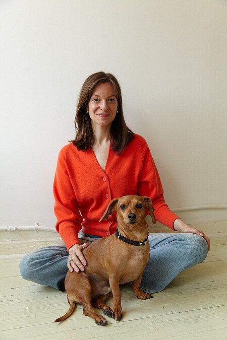 美國策展人-艾蕾娜.克萊爾.費爾德曼(Alaina Claire Feldman)