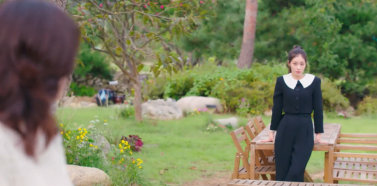 索尼亞盯著小絮看