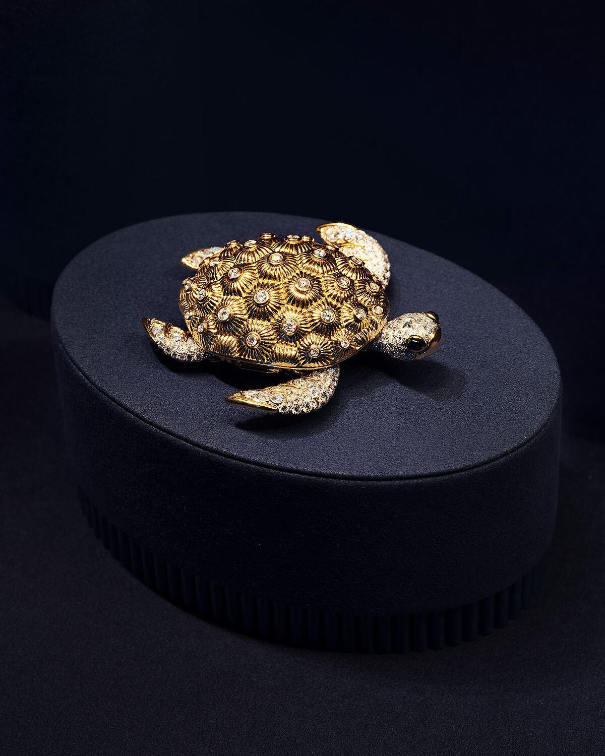 Tiffany & Co. 全新Blue Book 2025 《Sea of Wonder 瑰海奇珍》高級珠寶展位於紐約Landmark內展區