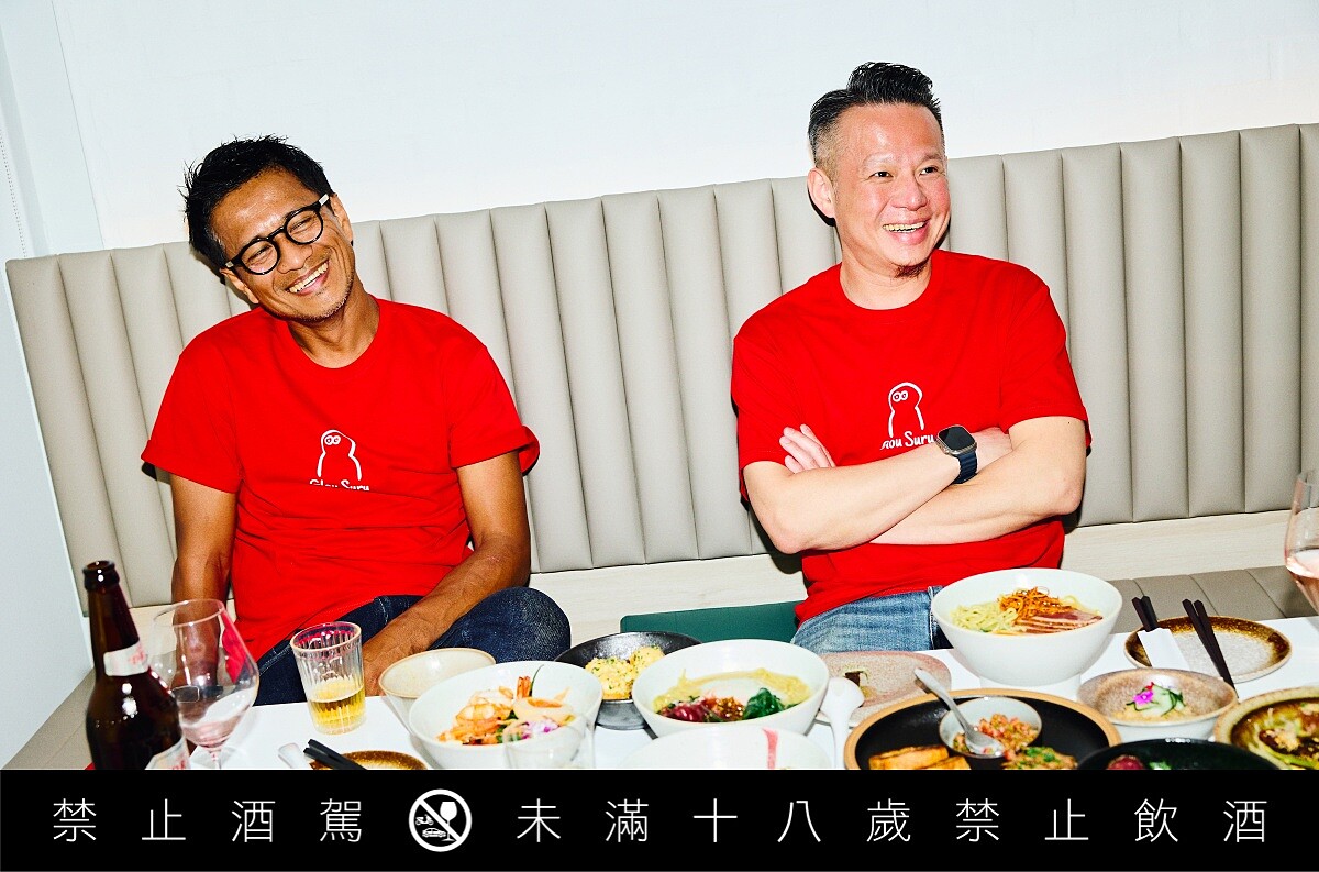 「鳥苑 Torien Yakitori」主廚湯仲鴻（Tommy）與屏東「AKAME」主廚彭天恩（Alex）。