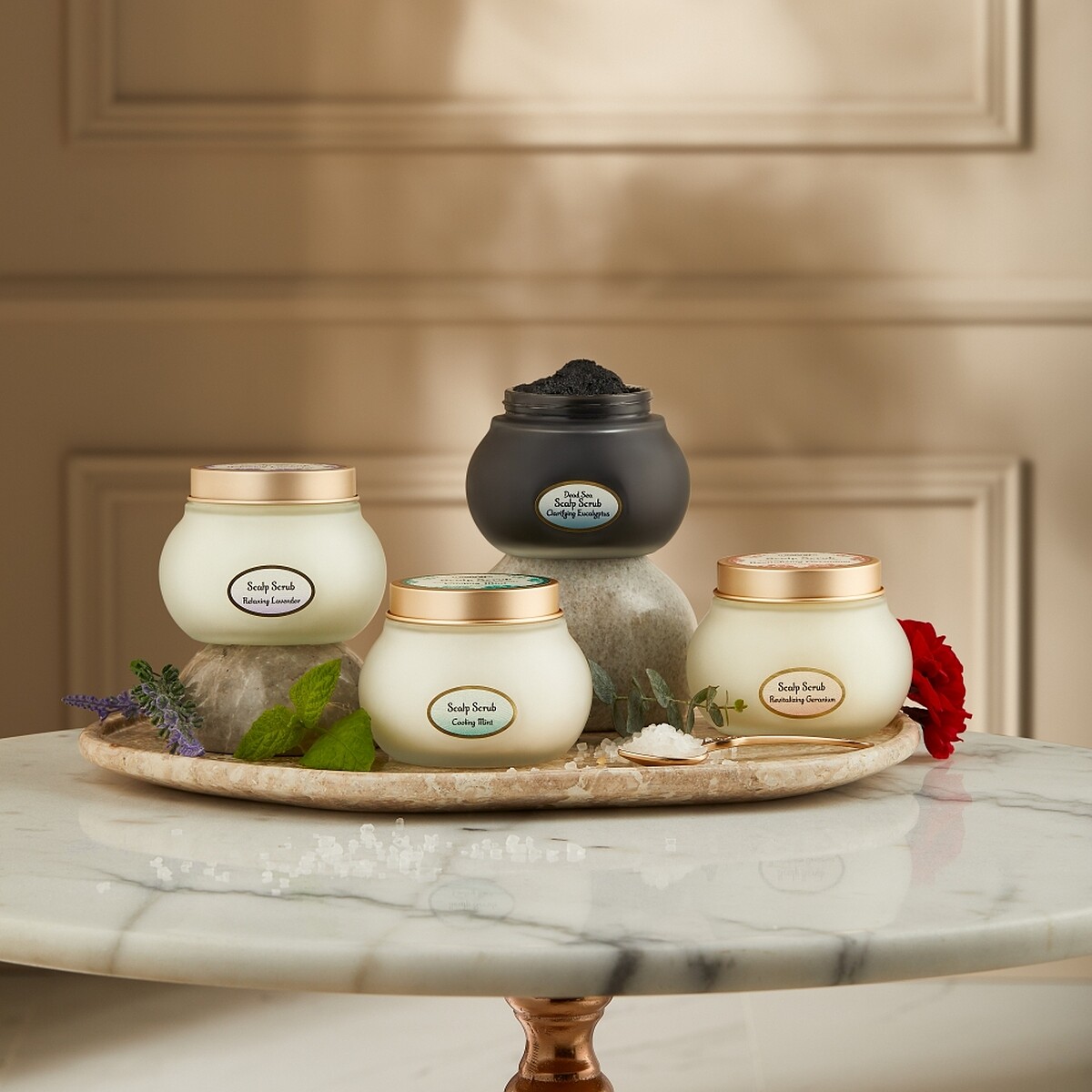 SABON頭皮磨砂膏全系列情境圖。