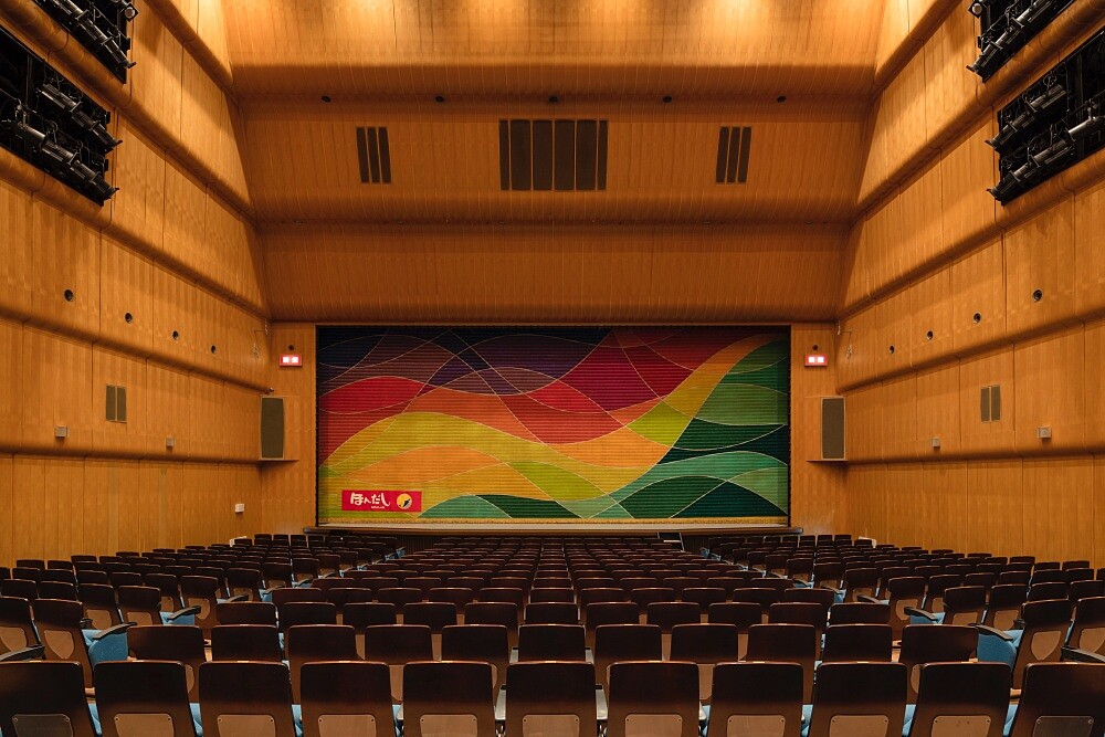 難波豪華花月劇場內部。圖片提供／吉本興業