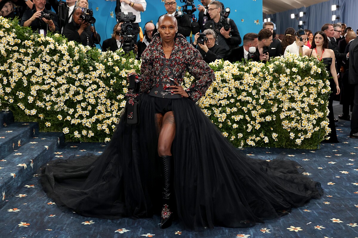 Cynthia Erivo 於 2025 Met Gala 紅毯，身穿 GIVENCHY 高級訂製服