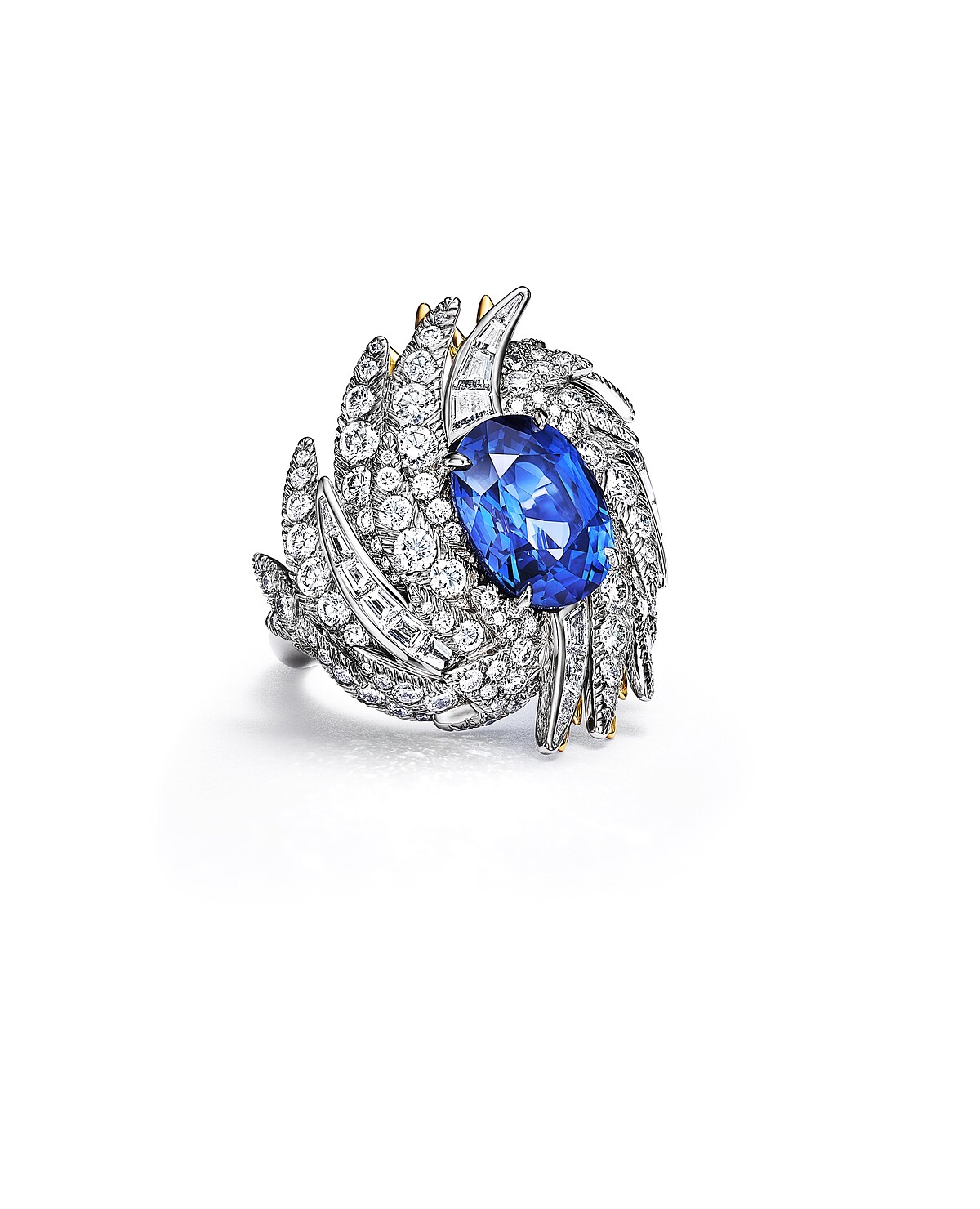 Tiffany Blue Book 高級珠寶Wings系列_鉑金與黃K金鑲嵌逾7克拉未經優化處理的藍寶石與鑽石戒指