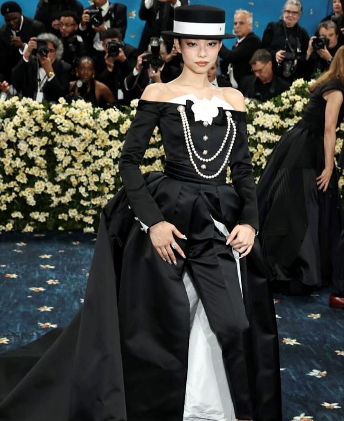 2025 Met Gala紅毯珠寶造型盤點：Jennie