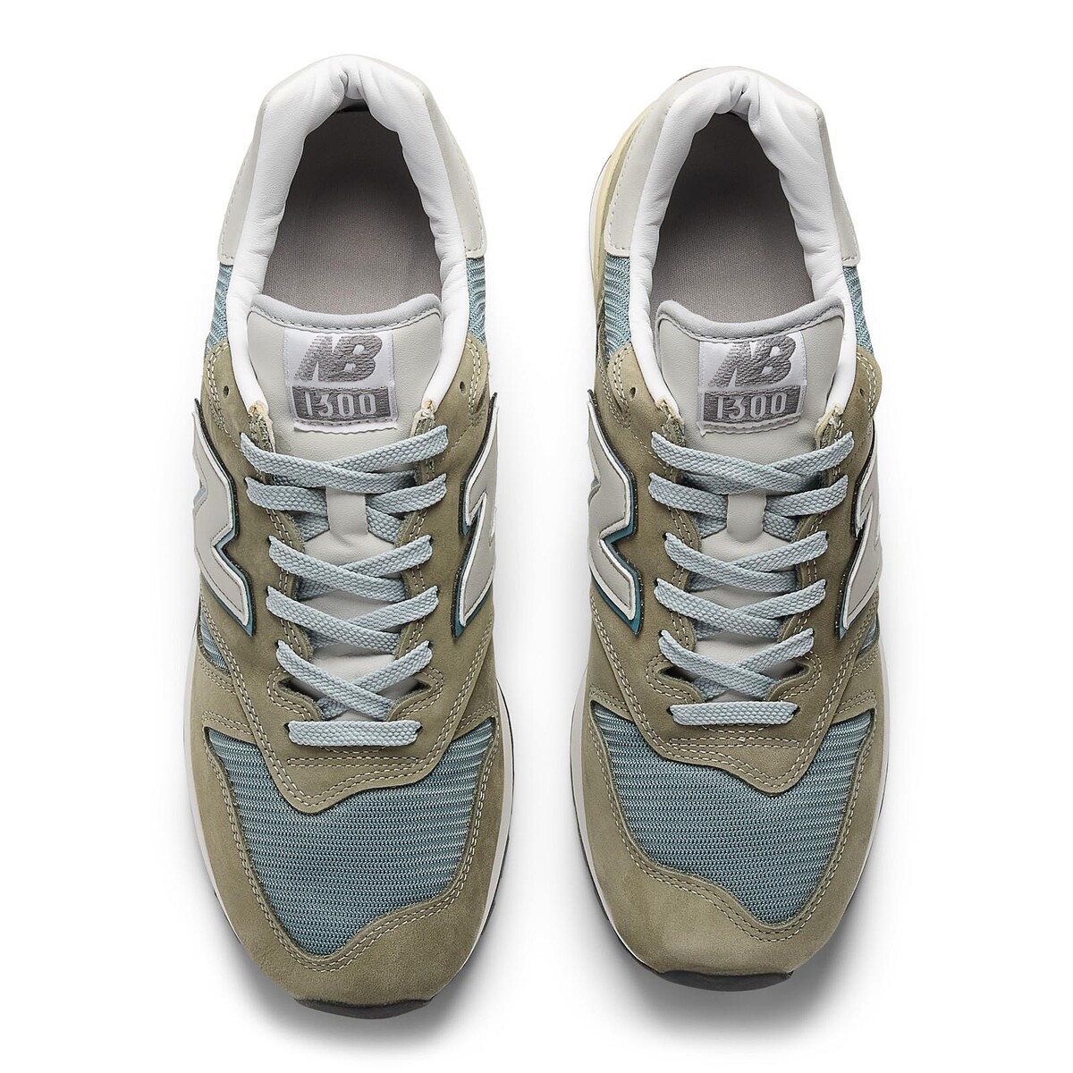 展示 New Balance 1300JP 搭配風格的圖片