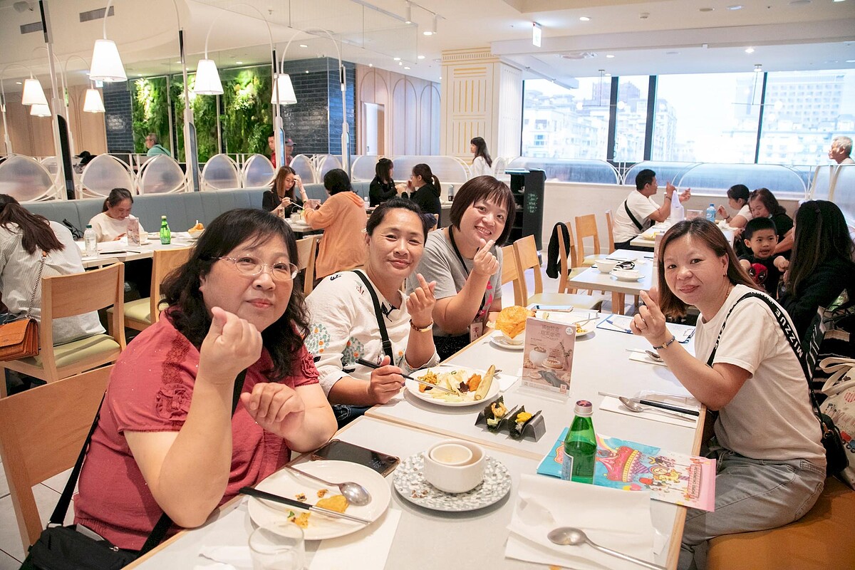 失親兒福利基金會邀集竹苗區的單親媽媽享用蔬食午茶時光