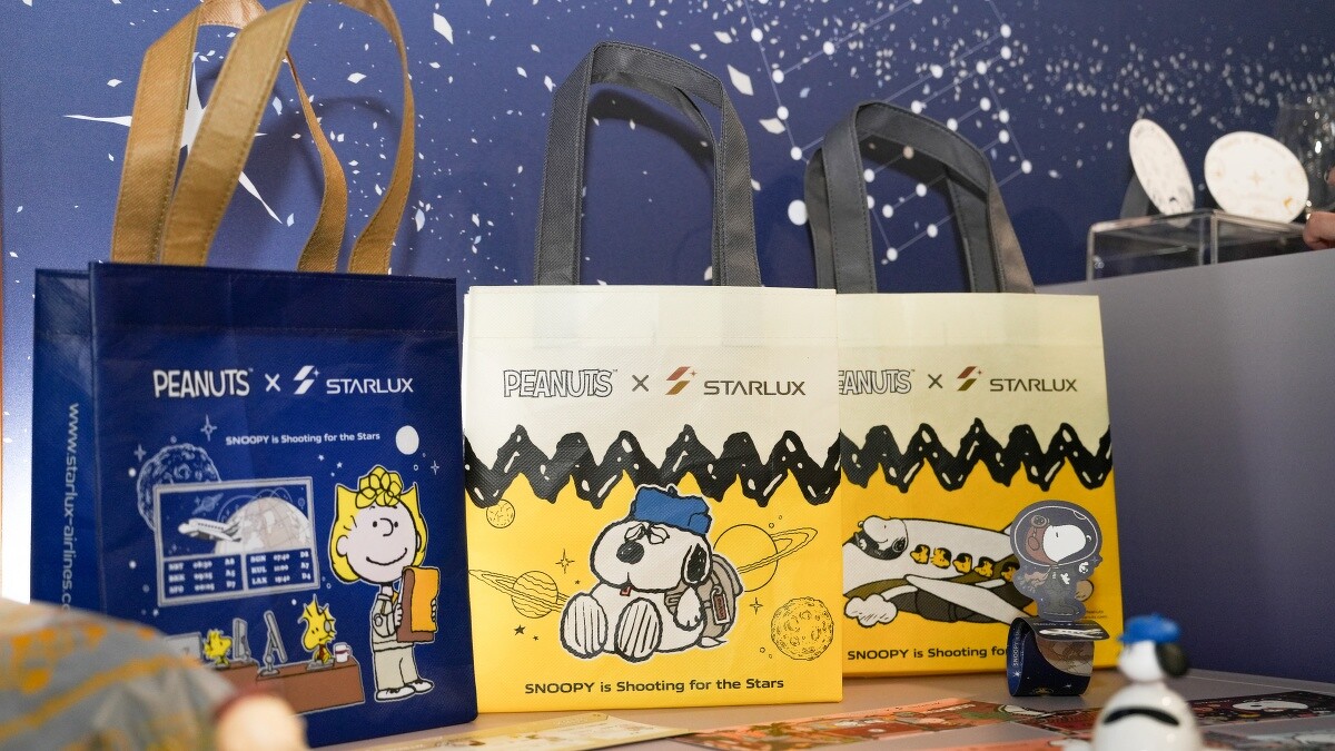 2025「星宇航空STARLUX x PEANUTS史努比主題航班」免稅品購物袋