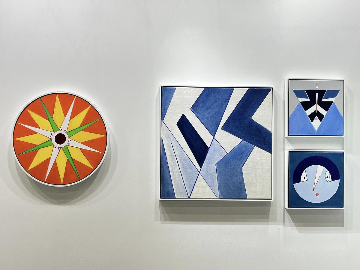 采泥藝術（展間A04）帶來華人幾何抽象藝術先鋒霍剛的作品。Melody TU 採訪拍攝。