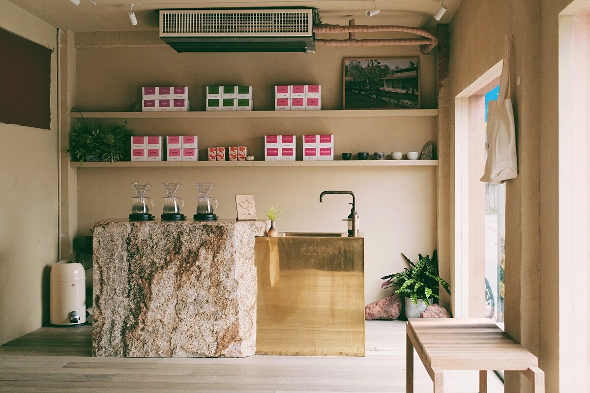 「iliya」獨特的生活風格和彈性的空間設計，與「La Cabra」所推崇的極簡美學與風味哲學最為契合。