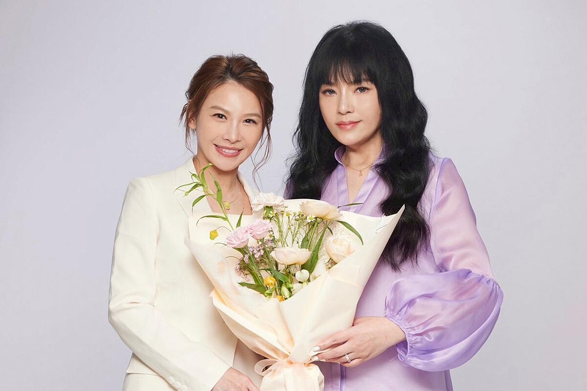 Oui Organic創辦人艾莉絲與唐綺陽老師合照。