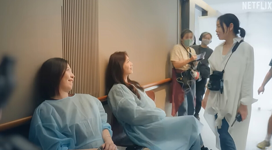 劉若英(右)在現場導戲，被秦漢稱讚「很帥」