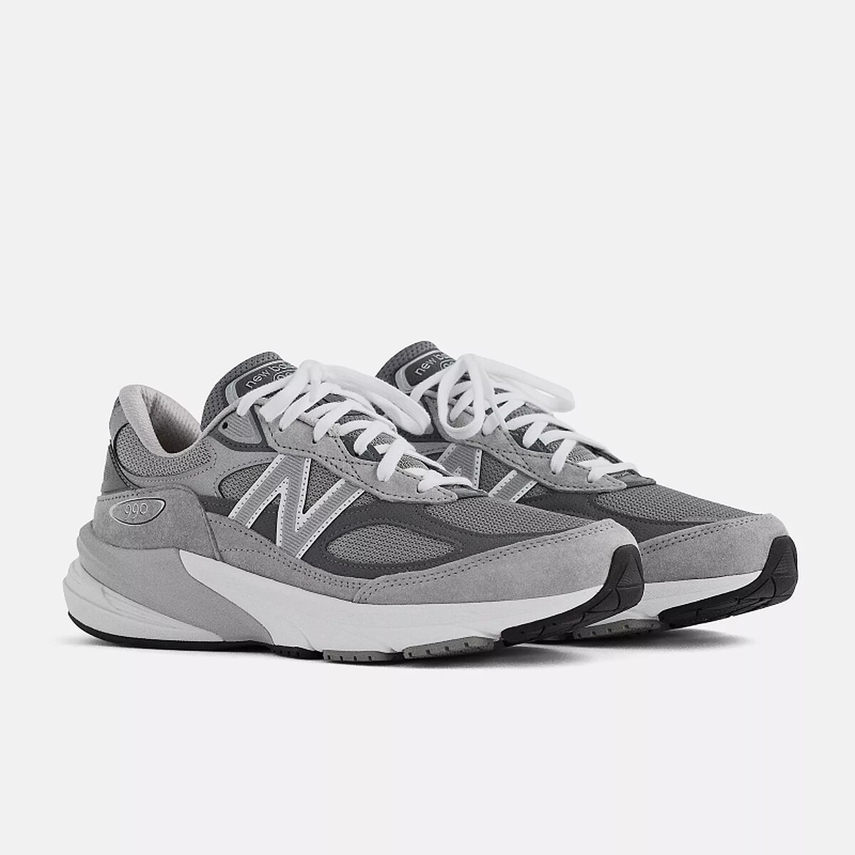New Balance 990 系列經典灰色運動鞋