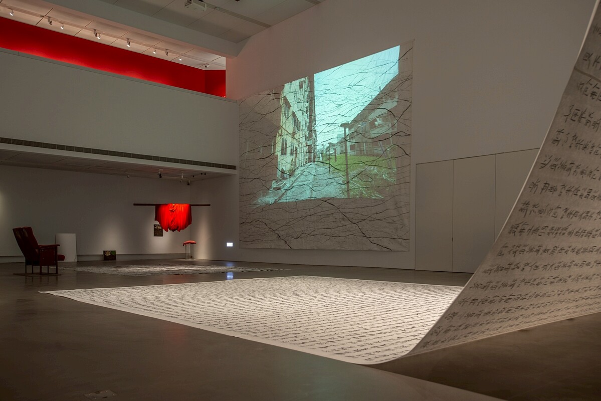 高美館《行者十步：蔡明亮》展覽現場（林宏龍攝影）