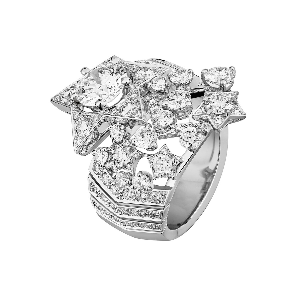 香奈兒頂級珠寶Com&egrave;te Diamond白金與鑽石戒指細節