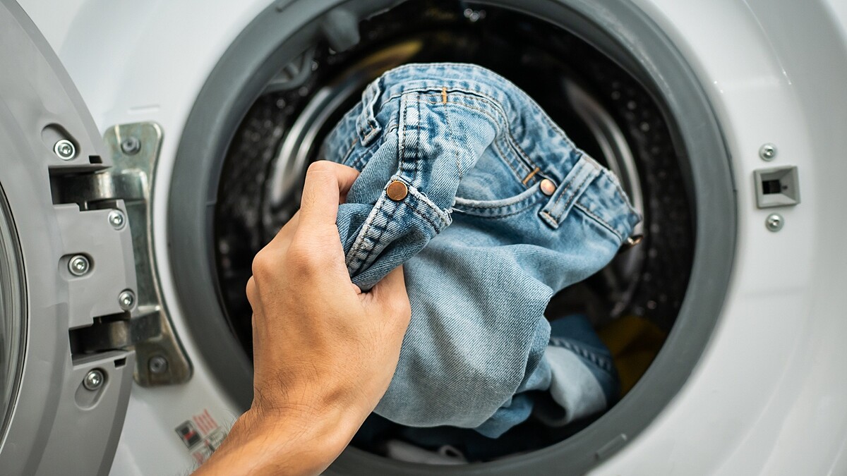 只穿一小時也該馬上洗！皮膚科醫師揭衣服藏菌風險與清洗關鍵