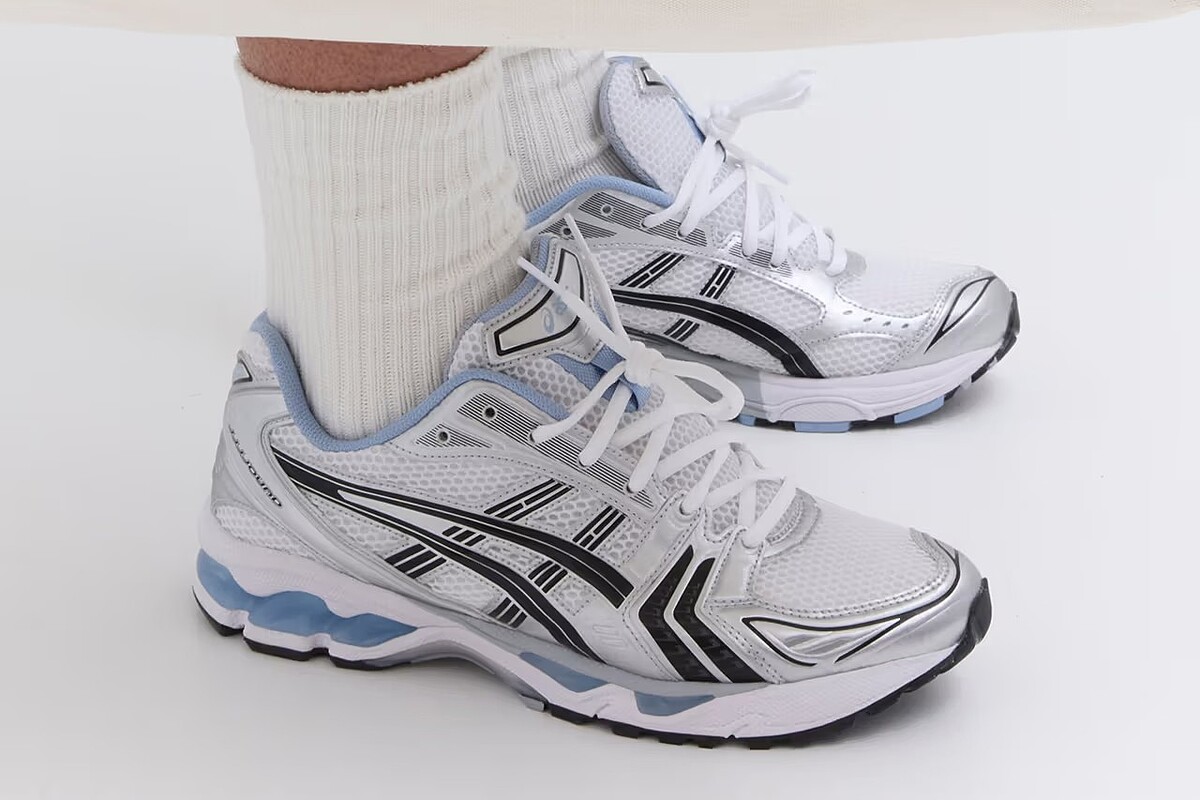 JJJJound x ASICS GEL-KAYANO 14 聯名鞋款 - 白色網布與銀黑色細節