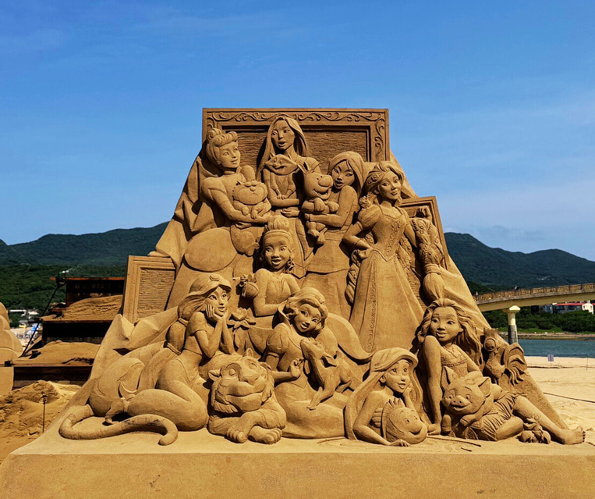 2025福隆沙雕季作品：《迪士尼公主與夥伴們》