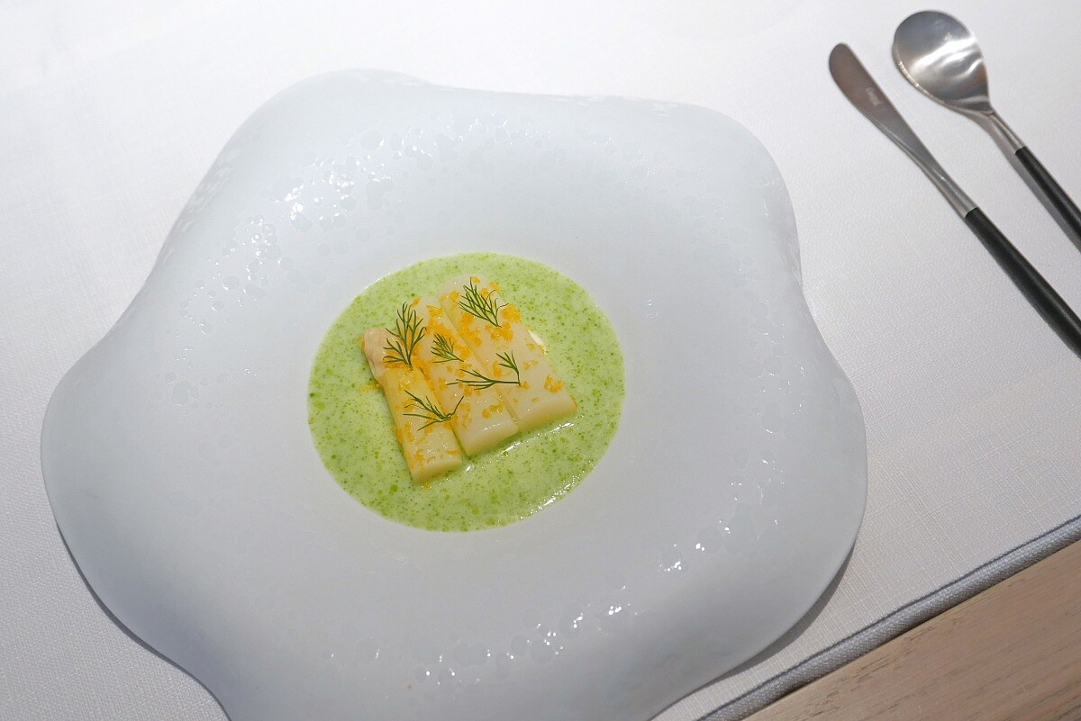 這次「清爽減法」是貫穿整體菜單的主軸。