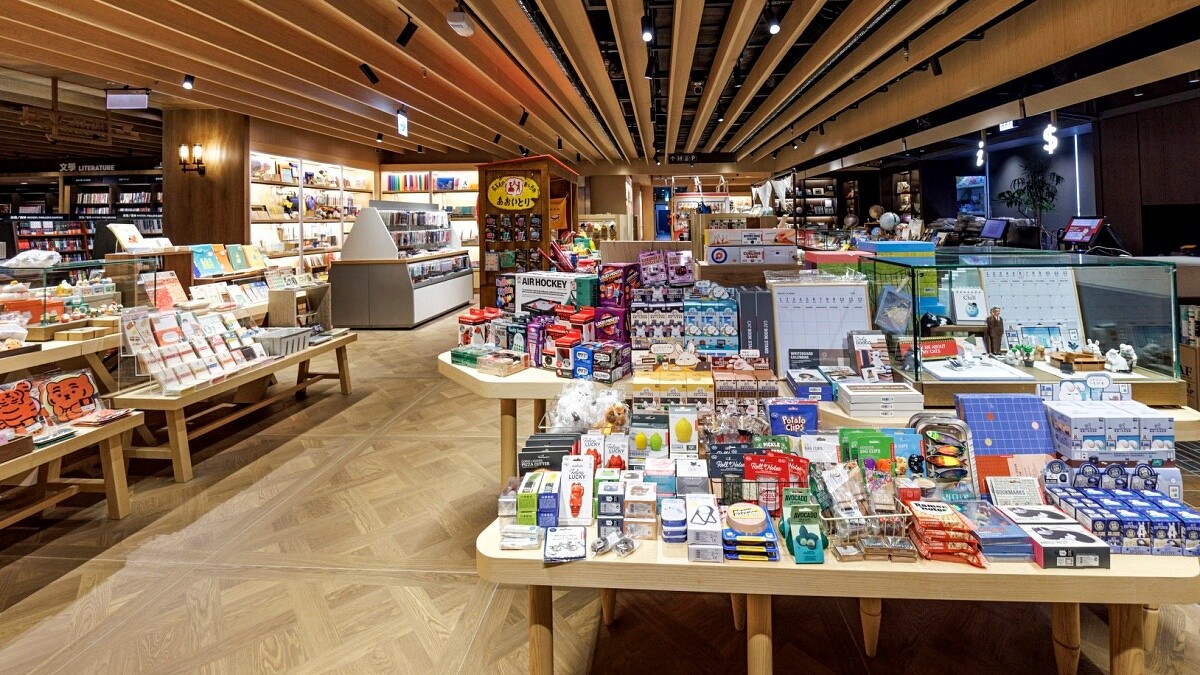 「誠品生活台南」打造充滿世界創意巧思的文具館、占星塔羅與桌遊卡牌區
