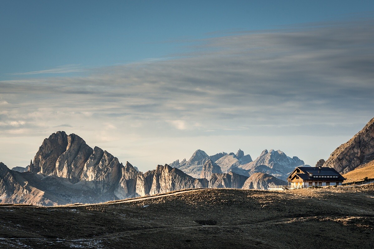 「Aman Rosa Alpina」位在在義大利北部多洛米蒂山脈（Dolomites）。