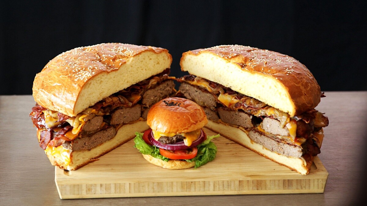 台北萬豪酒店推出10吋「萬豪巨人堡」 