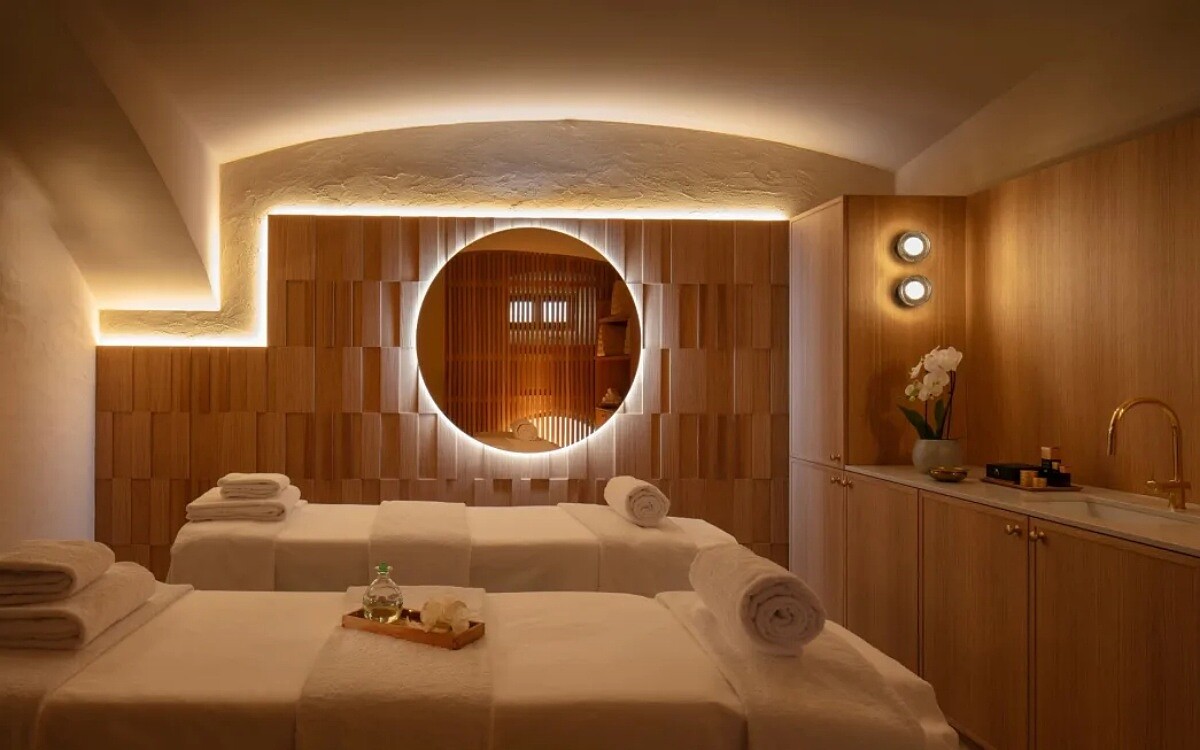 「Anantara Spa」的雙人芳療室。