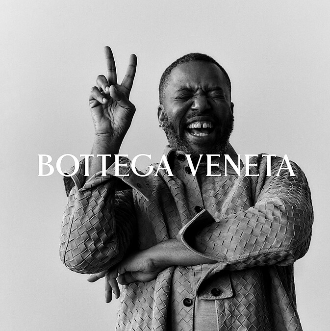 這次參與攝影計劃的其中一位別具意義，這位Edward Buchanan曾於1995至2000年擔任Bottega Veneta設計總監，推出品牌首個成衣系列，特地回來共襄盛舉BV的週年誌慶。