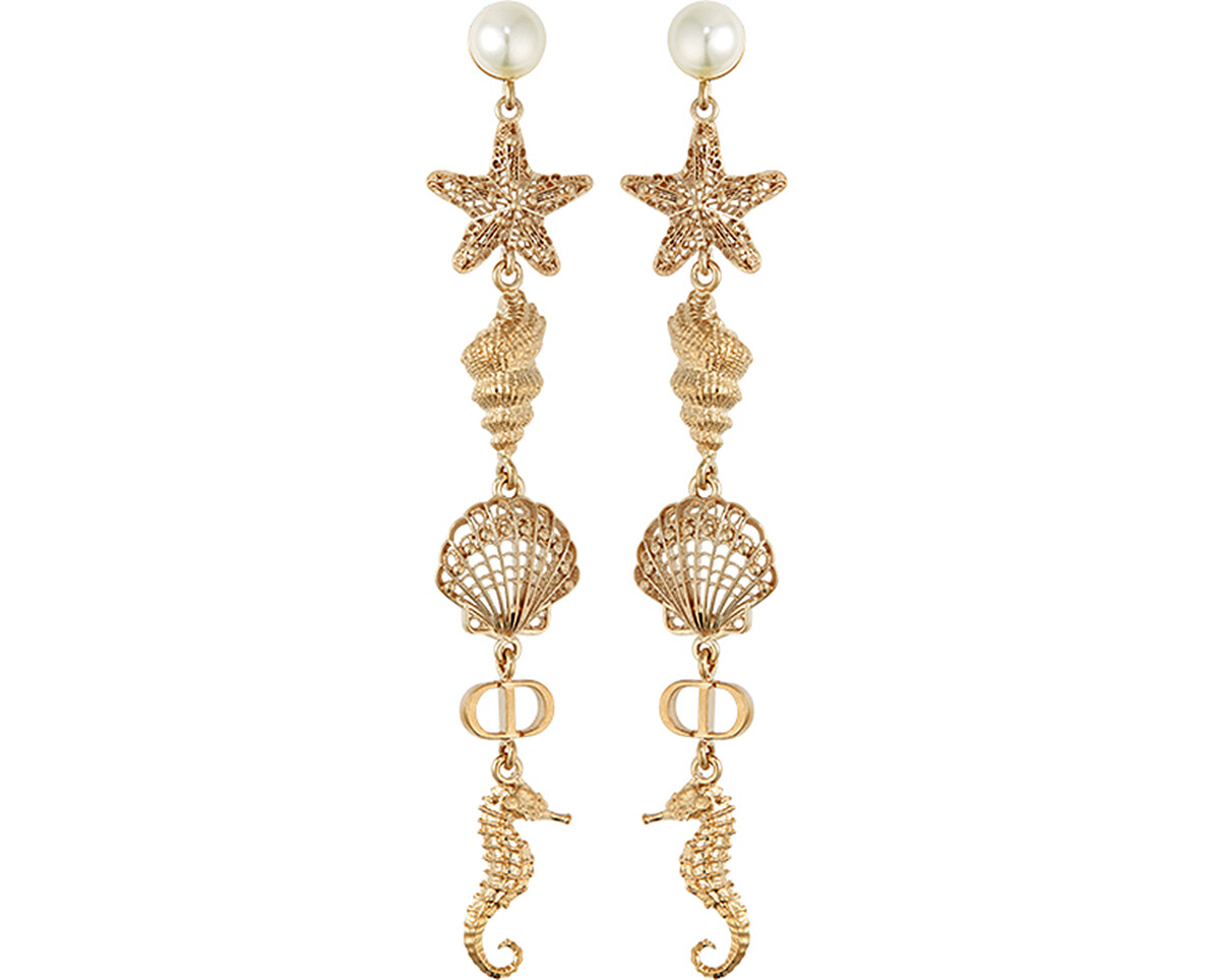 Dioriviera金屬墜飾耳環，NT23,500。