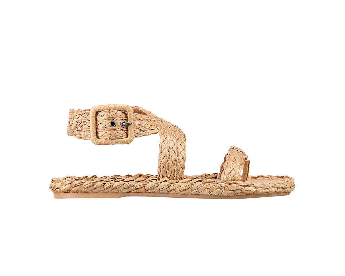 Dioriviera Ocean拉菲草編織涼鞋，NT32,200。