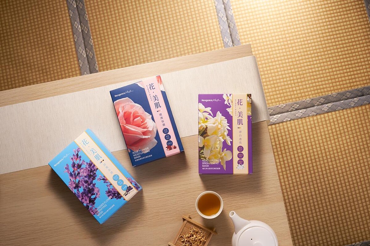 Neogence霓淨思花・美肌面膜系列。