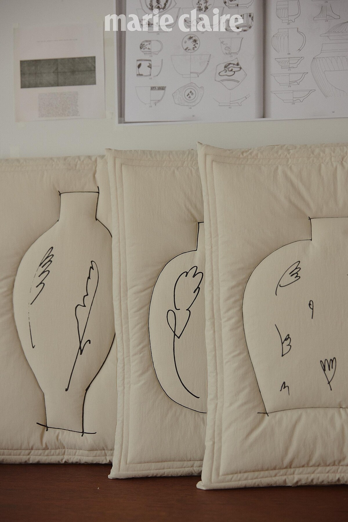 《Vessel》系列是從前一檔展覽中繪製的600張手繪邀請卡中，選出6張轉化為全新作品。