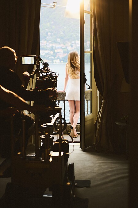 蘇菲亞．柯波拉拍攝Cruise 2025/26 collection幕後花絮。