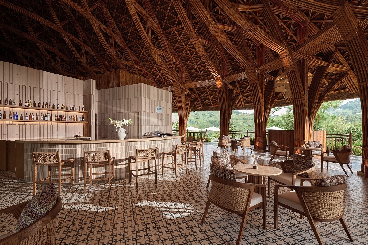 「BZen Pool Bar」。