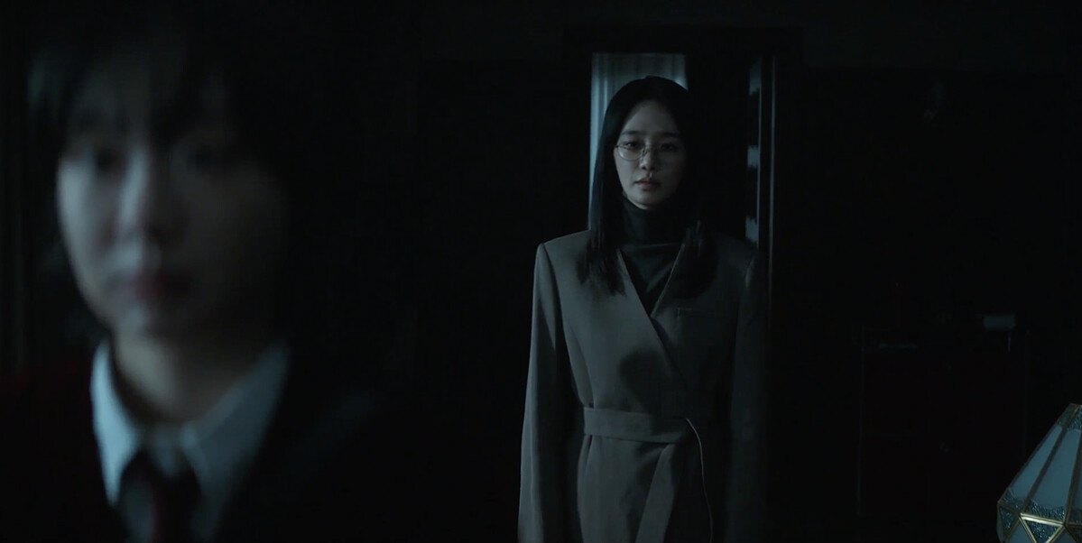 結局花費許多篇幅述說李勝姝與尹異羅的關係。