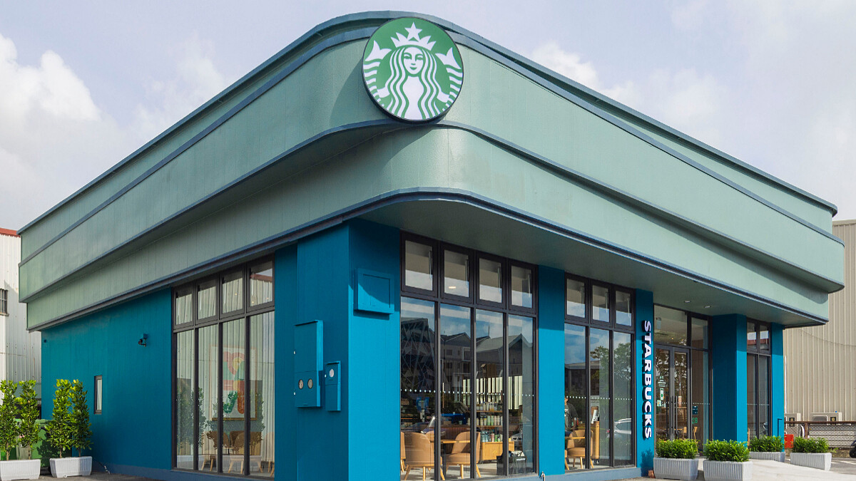 星巴克「台南台江門市」6/7開幕！藍綠色外觀成全新打卡點，優惠資訊一次看