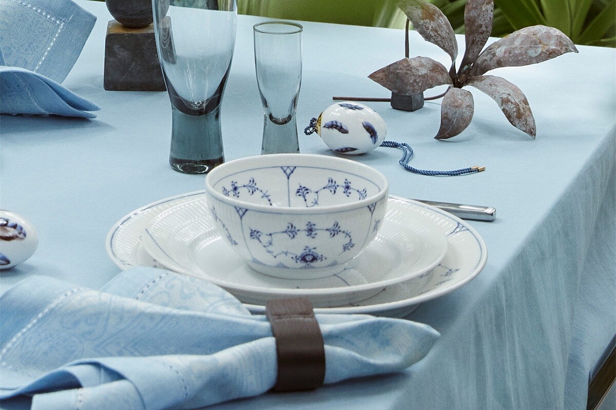 「藍色素描系列」（Blue Fluted Plain） 餐碗。