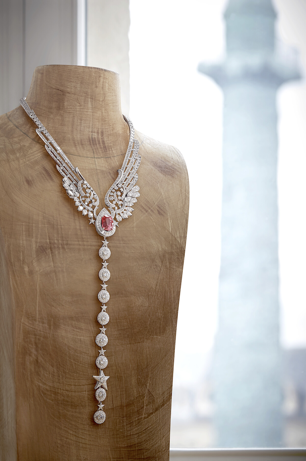 Chanel 2025頂級珠寶系列《Reach For The Stars》代表作&mdash;&mdash;Wings of CHANEL項鍊