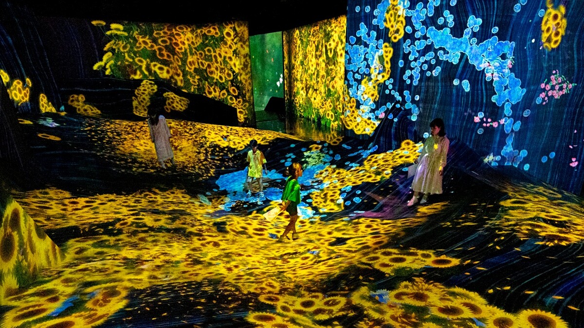 teamLab高雄展作品：《鼓動山谷中的塗鴉自然》