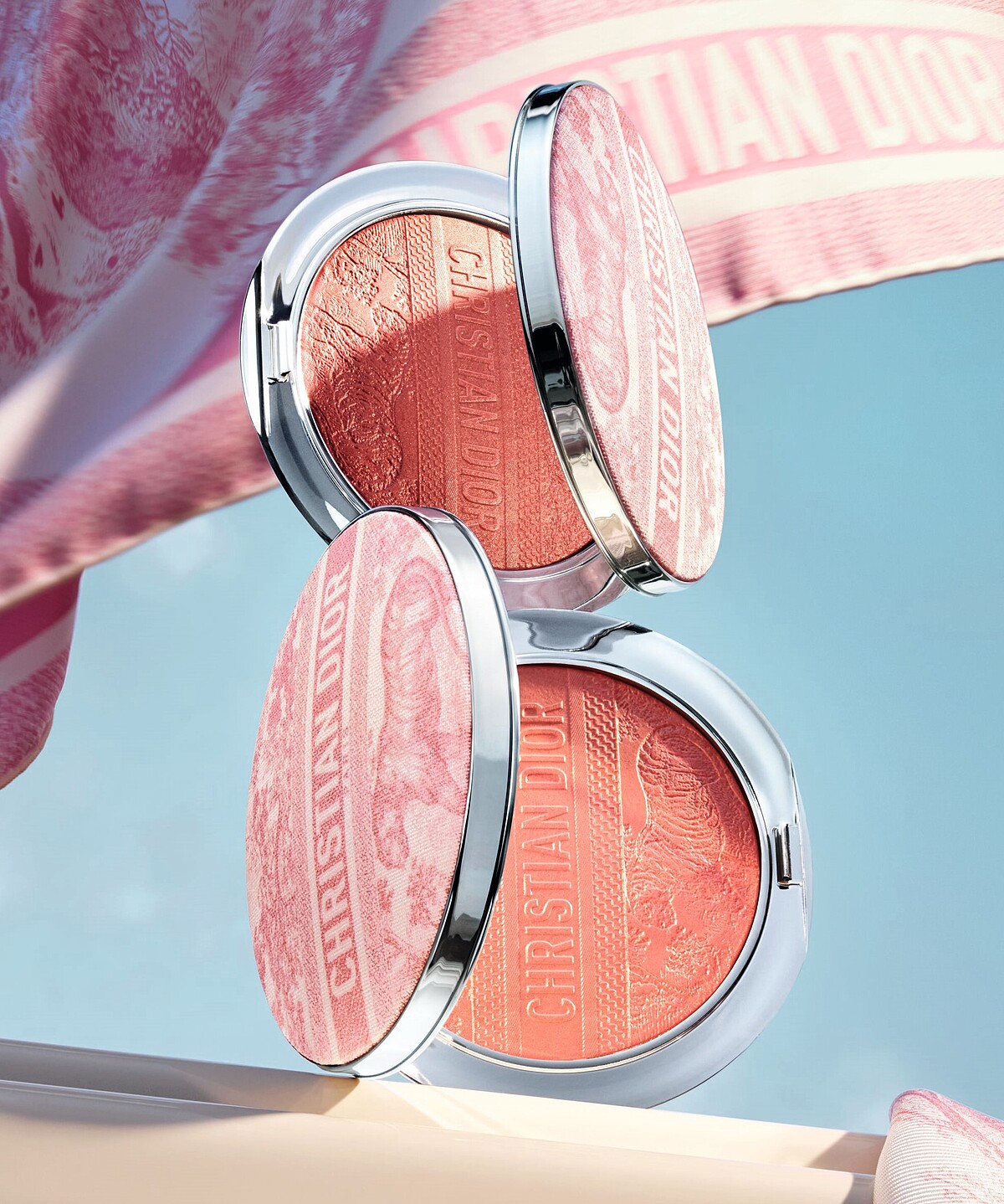 DIOR迪奧超完美持久亮采餅粉紅約依(#004)6g，NT2,400