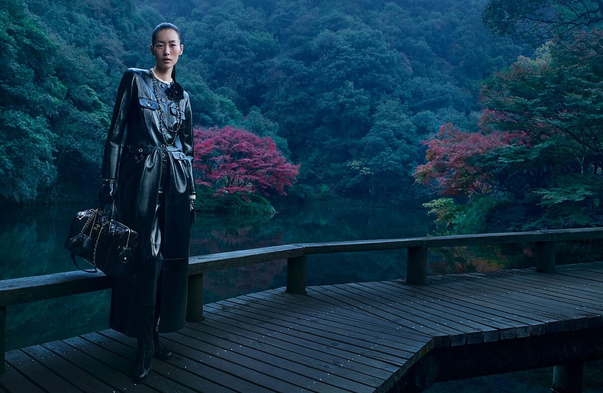 CHANEL 2024/25 M&eacute;tiers d&rsquo;art系列最新形象於杭州西湖取景。