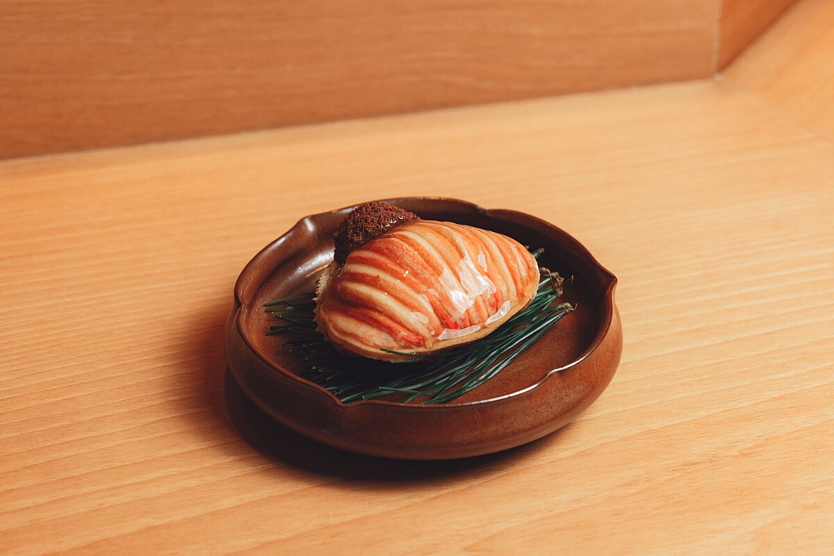 照壽司菜色「香箱蟹」。