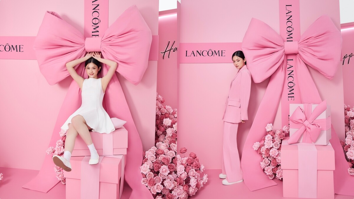 蘭蔻粉紅幸福快閃店的巨型蝴蝶結禮物盒。