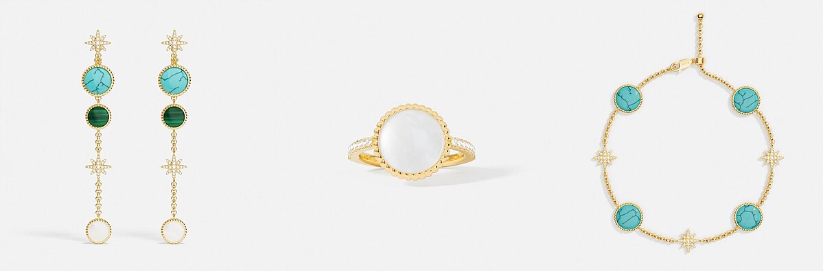 左: Météorites吊墜耳釘NT6,400,中: 白母貝Météorites戒指NT2,800,右: 湖藍色Météorites手鍊NT4,800