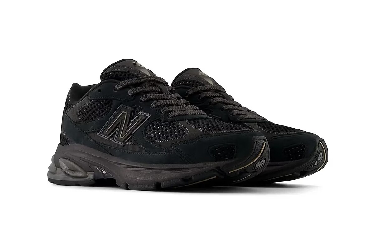 New Balance 2010 全黑版本鞋款