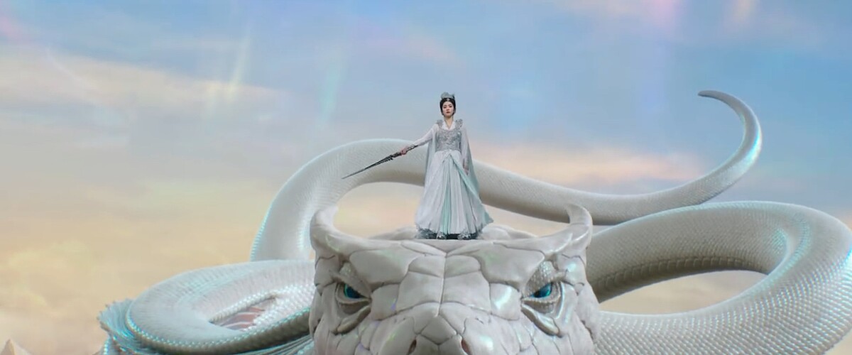 白鹿站在蛇上面的畫面被網友酸過時。