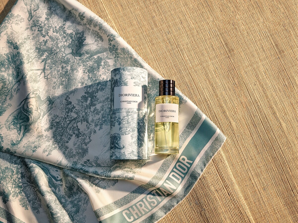 迪奧陽光假期香氛-夏日約依限量版100ml，NT10,900、200ml，NT16,100(200ml僅於實體櫃檯販售)