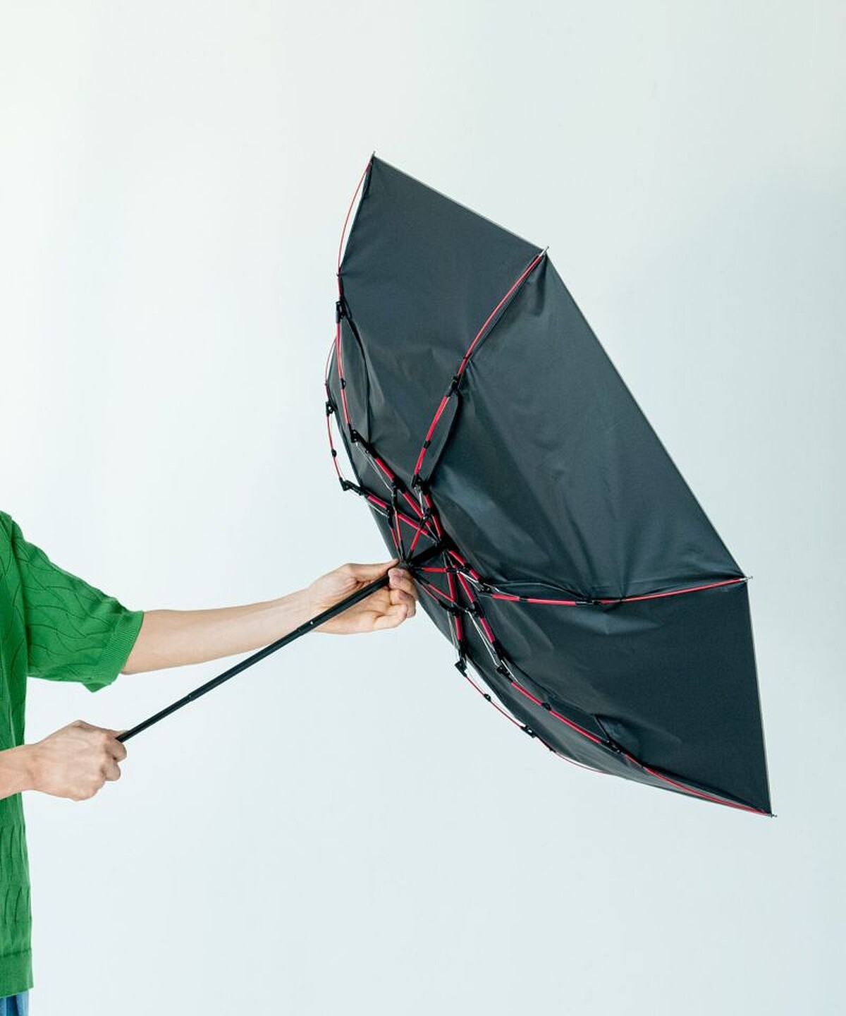 Wpc. IZA中性手動大傘面高強度抗風遮光降溫傘售價，NT1,450