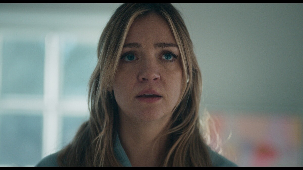 懷孕的娜塔莉則在後台扮演調和與承接壓力的重要角色。