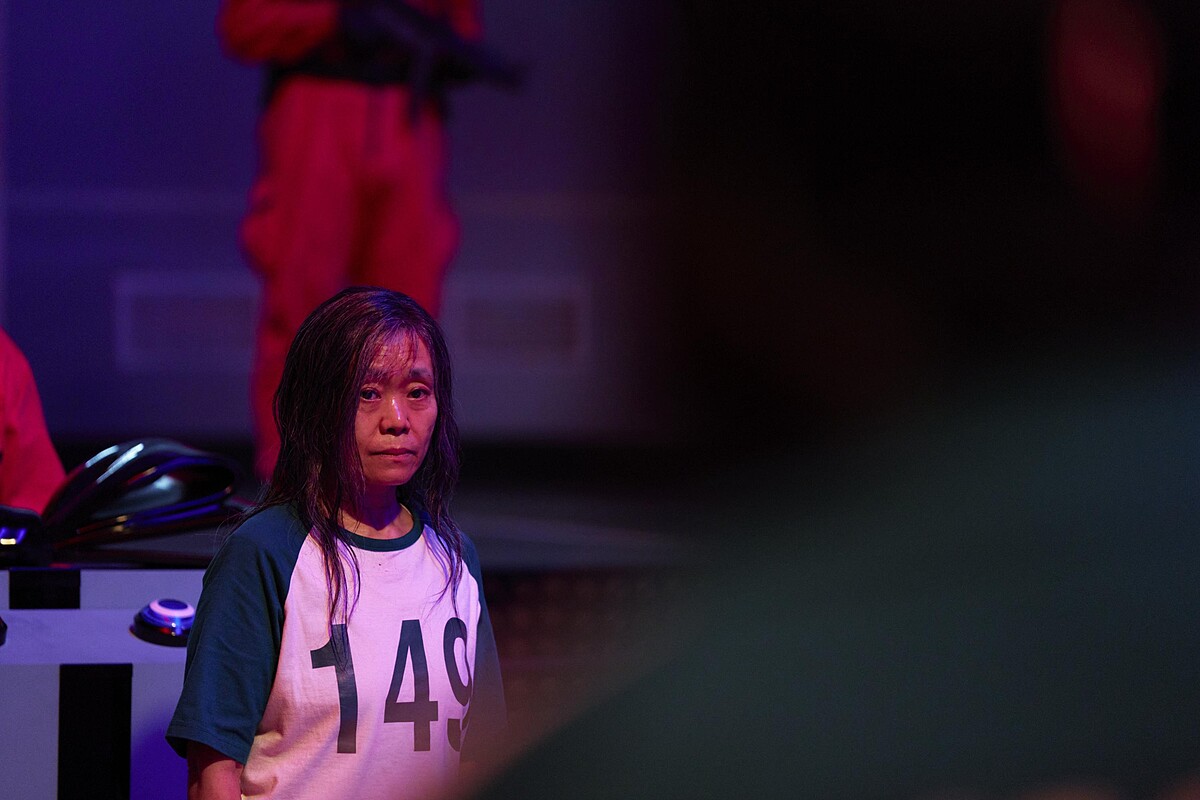 姜愛心飾演的張金子，最後拉住趙賢珠，救了她一命。